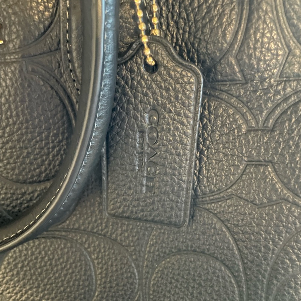 Large Coach Rowan in Signature Pebble - Picture 3 of 6